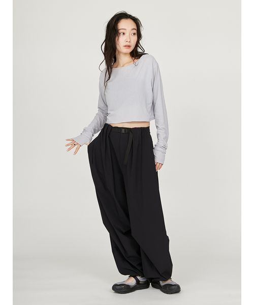 emmi(エミ)の「2way クロップド丈トップス(Tシャツ/カットソー・レディース・ホワイト/ライトブルー/ブラック・FREE)」の19枚目の写真