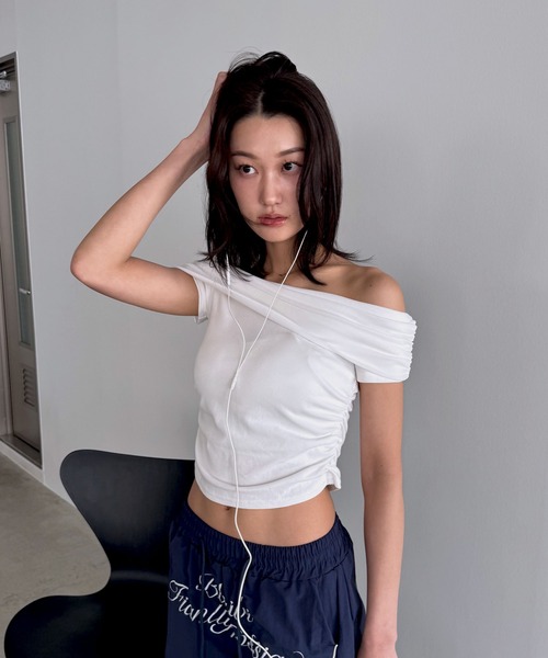 FOLLOWIN(フォロウィン)の「ベーシックオフショルダー半袖トップス(Tシャツ/カットソー・レディース・ホワイト/グレー/ブラック・FREE)」の14枚目の写真