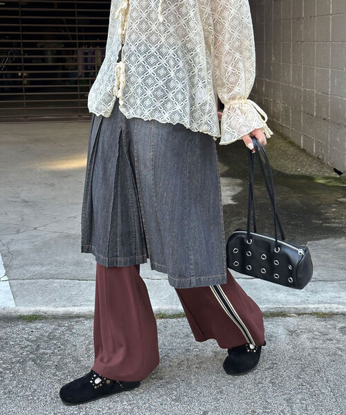 CIAOPANIC（チャオパニック）の「ライトデニムプリーツミドルスカート（デニムスカート・レディース・ブルー/ブラック・ONE SIZE）」の3枚目の写真