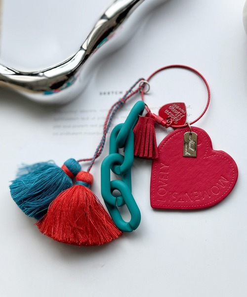 NOLITA LABORATORY（ノリータラボラトリー）の「【 NOLITA / ノリータ 】バッグチャーム タッセル レザー ハート カラフル チェーン キーホルダー キーリング（チャーム・レディース・ブラック/ベージュ/レッド/ピンク/グレー・FREE）」の5枚目の写真