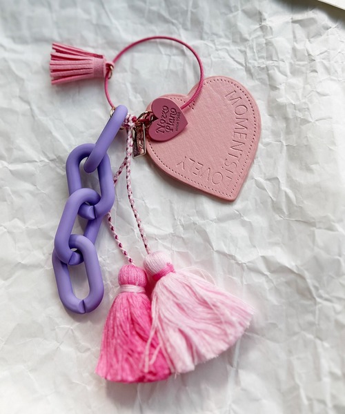 NOLITA LABORATORY（ノリータラボラトリー）の「【 NOLITA / ノリータ 】バッグチャーム タッセル レザー ハート カラフル チェーン キーホルダー キーリング（チャーム・レディース・ブラック/ベージュ/レッド/ピンク/グレー・FREE）」の4枚目の写真