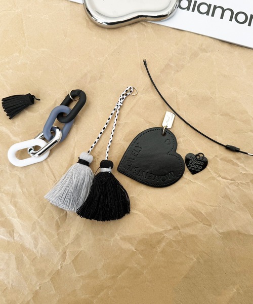 NOLITA LABORATORY（ノリータラボラトリー）の「【 NOLITA / ノリータ 】バッグチャーム タッセル レザー ハート カラフル チェーン キーホルダー キーリング（チャーム・レディース・ブラック/ベージュ/レッド/ピンク/グレー・FREE）」の10枚目の写真