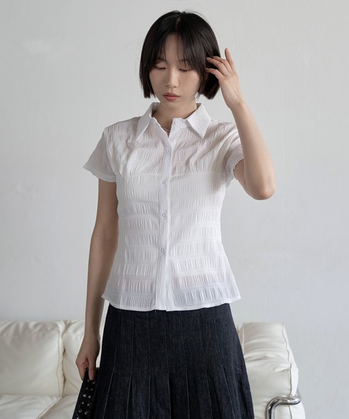 UNE MANSION（ユヌマンション）の「ユニークエンボスストライプスモークブラウスシャツ（シャツ/ブラウス・レディース・ブラック/ホワイト/ブルー系その他・FREE）」の6枚目の写真