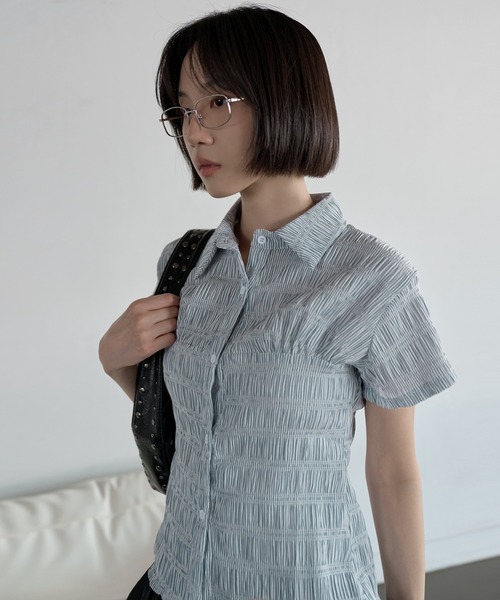 UNE MANSION（ユヌマンション）の「ユニークエンボスストライプスモークブラウスシャツ（シャツ/ブラウス・レディース・ブラック/ホワイト/ブルー系その他・FREE）」の12枚目の写真