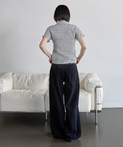 UNE MANSION（ユヌマンション）の「ユニークエンボスストライプスモークブラウスシャツ（シャツ/ブラウス・レディース・ブラック/ホワイト/ブルー系その他・FREE）」の17枚目の写真