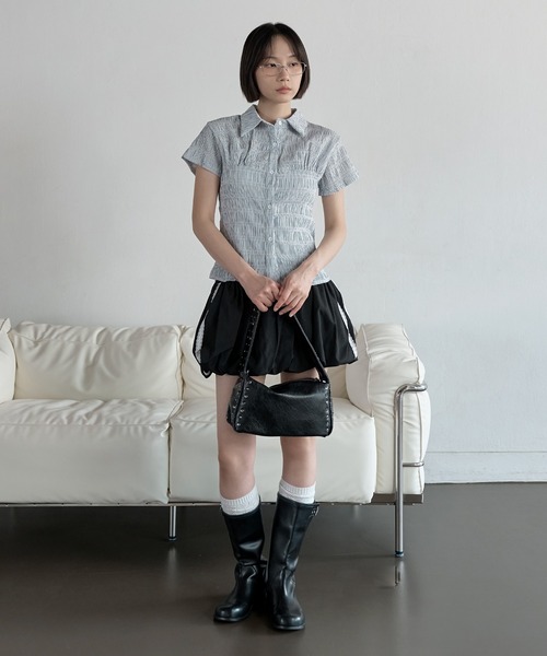 UNE MANSION（ユヌマンション）の「ユニークエンボスストライプスモークブラウスシャツ（シャツ/ブラウス・レディース・ブラック/ホワイト/ブルー系その他・FREE）」の19枚目の写真