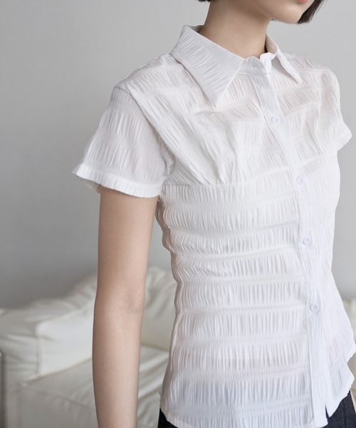 UNE MANSION（ユヌマンション）の「ユニークエンボスストライプスモークブラウスシャツ（シャツ/ブラウス・レディース・ブラック/ホワイト/ブルー系その他・FREE）」の15枚目の写真