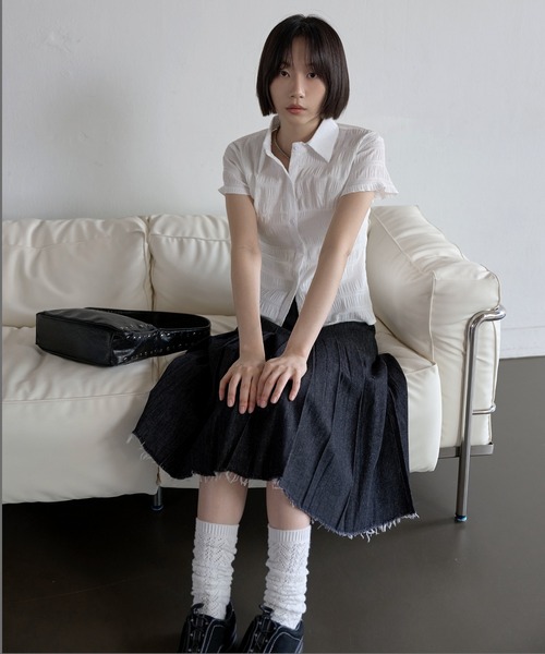 UNE MANSION(ユヌマンション)の「ユニークエンボスストライプスモークブラウスシャツ(シャツ/ブラウス・レディース・ブラック/ホワイト/ブルー系その他・FREE)」の22枚目の写真