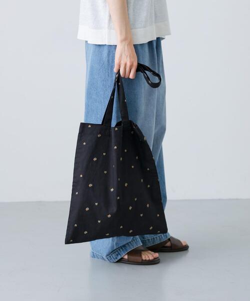 かぐれ（カグレ）の「小花刺繍トートバッグ（トートバッグ・レディース・イエロー/ブラック・FREE）」の7枚目の写真