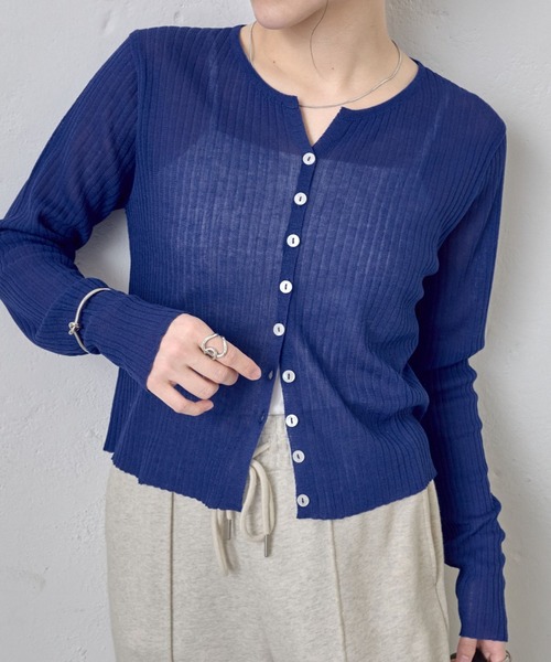 COLONY 2139(コロニートゥーワンスリーナイン)の「サマーシアーリブカーディガン(カーディガン/ボレロ・レディース・ブルー/グレー/ピンク/ブラック/ブラウン・FREE)」の4枚目の写真