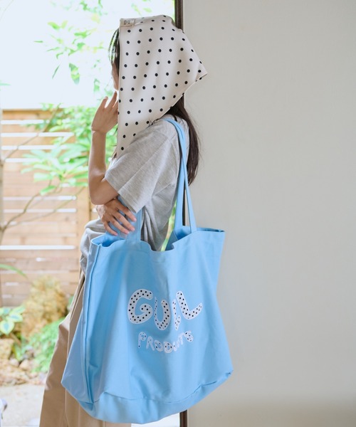 common gull products.(コモンガルプロダクツ)の「日曜日のバンダナ(ポケットチーフ・レディース・アイボリー/サックスブルー系/イエロー系・フリー)」の9枚目の写真