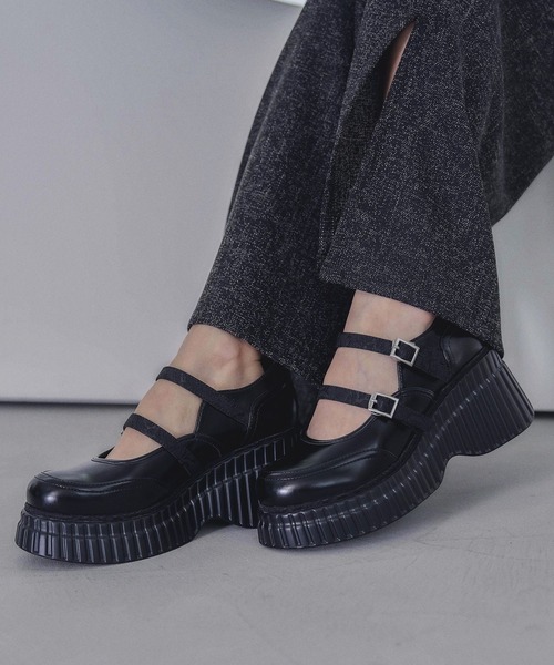 HARE（ハレ）の「ジャガードキリカエメリージェーンシューズ(HARE)（ドレスシューズ・レディース・レッド/ブラック・LARGE/MEDIUM）」の4枚目の写真