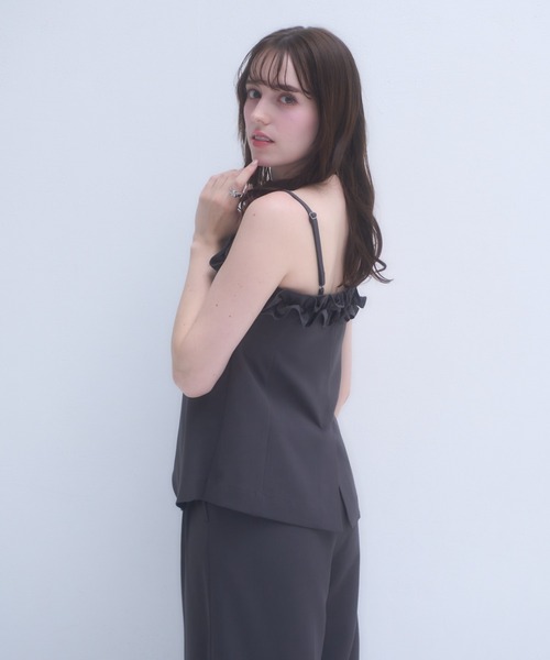 mellowneon(メロウネオン)の「フリルビスチェセットアップ(セットアップ・レディース・チャコールグレー/ベージュ・SMALL/MEDIUM)」の13枚目の写真