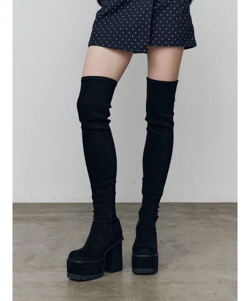 EMODA（エモダ）の「スクエアフィットロングブーツ（ブーツ・レディース・ブラック・LARGE/MEDIUM/SMALL）」の2枚目の写真