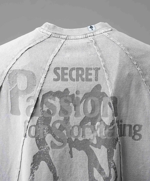 MAISON SPECIAL(メゾンスペシャル)の「【Hypnose Association for MAISON SPECIAL】「Passion for Storytelling」Prime-Over Crew Neck T-Shirt/プライムオーバークルーネックレイヤリングTシャツ【MAISON SPECIAL/メゾンスペシャル】(Tシャツ/カットソー・メンズ・ライトグレー/ブラック・2/1)」の14枚目の写真