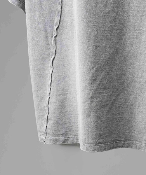 MAISON SPECIAL(メゾンスペシャル)の「【Hypnose Association for MAISON SPECIAL】「Passion for Storytelling」Prime-Over Crew Neck T-Shirt/プライムオーバークルーネックレイヤリングTシャツ【MAISON SPECIAL/メゾンスペシャル】(Tシャツ/カットソー・メンズ・ライトグレー/ブラック・2/1)」の16枚目の写真