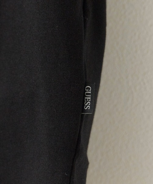 GUESS JEANS（ゲスジーンズ）の「GUESS JEANS/ゲスジーンズ GJ SS CN SLIM AMERICAN TR TEE Tシャツ（Tシャツ/カットソー・メンズ・ブラック・L/M/S）」の2枚目の写真