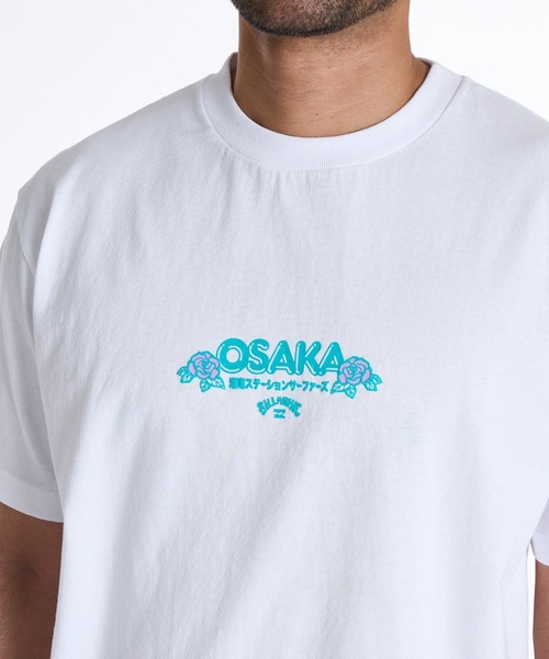 BILLABONG(ビラボン)の「BILLABONG メンズ DESTINATION OSAKA Tシャツ 【2025年秋冬モデル】/ビラボンSHONAN STATION SURFERS大阪グラフィック半袖Tシャツ(Tシャツ/カットソー・メンズ・ホワイト/ブラック・LARGE/MEDIUM/X-LARGE)」の4枚目の写真