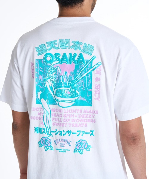 BILLABONG(ビラボン)の「BILLABONG メンズ DESTINATION OSAKA Tシャツ 【2025年秋冬モデル】/ビラボンSHONAN STATION SURFERS大阪グラフィック半袖Tシャツ(Tシャツ/カットソー・メンズ・ホワイト/ブラック・LARGE/MEDIUM/X-LARGE)」の5枚目の写真