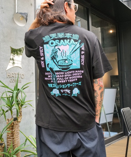 BILLABONG(ビラボン)の「BILLABONG メンズ DESTINATION OSAKA Tシャツ 【2025年秋冬モデル】/ビラボンSHONAN STATION SURFERS大阪グラフィック半袖Tシャツ(Tシャツ/カットソー・メンズ・ホワイト/ブラック・LARGE/MEDIUM/X-LARGE)」の13枚目の写真