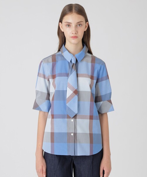 BLUE LABEL CRESTBRIDGE(ブルーレーベルクレストブリッジ)の「クレストブリッジチェックブラウス(シャツ/ブラウス・レディース・レッド/ベージュ系その他/ライトブルー・38/36)」の1枚目の写真