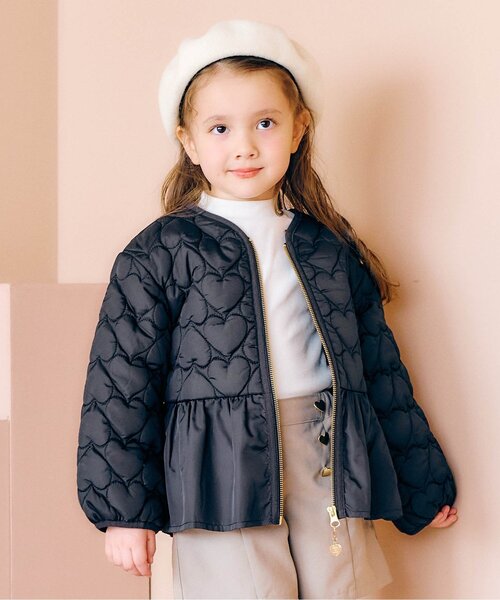 apres les cours(アプレレクール)の「ペプラムハートキルトアウター(ブルゾン・キッズ・ブラック/ピンク/アイボリー・80/130/140/120/110/90/100)」の3枚目の写真