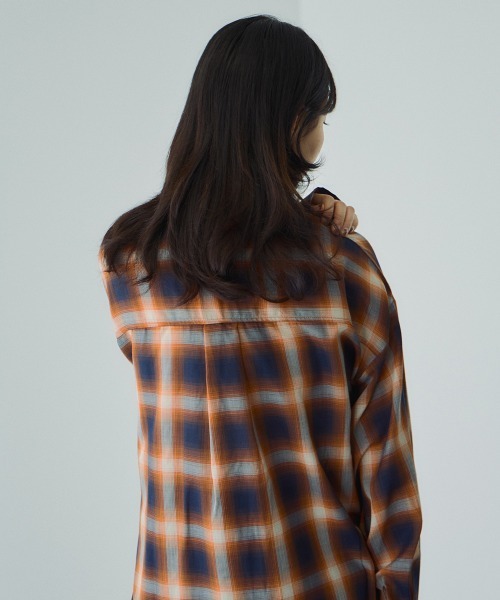VICKY(ビッキー)の「オンブレーチェックオーバーサイズシャツ≪手洗い可能≫(シャツ/ブラウス・レディース・レッド系その他/ブラック系その他/オレンジ系その他・M)」の14枚目の写真