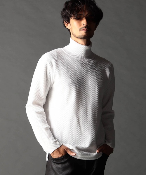 NICOLE CLUB FOR MEN（ニコルクラブフォーメン）の「ヘリンボーン タートルネックニット（ニット/セーター・メンズ・ブルー系/ブラック系/オフホワイト/ブラウン系/ブラック/ホワイト系・X-LARGE/LARGE/MEDIUM）」の2枚目の写真