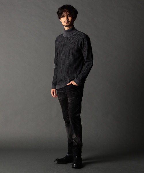 NICOLE CLUB FOR MEN（ニコルクラブフォーメン）の「ヘリンボーン タートルネックニット（ニット/セーター・メンズ・ブルー系/ブラック系/オフホワイト/ブラウン系/ブラック/ホワイト系・X-LARGE/LARGE/MEDIUM）」の10枚目の写真