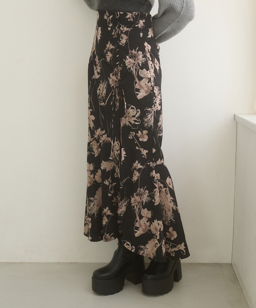 Ambre Neige(アンブルネージュ)の「lace up slit skirt / レースアップスリットスカート(スカート・レディース・ダークブラウン/アイボリー/ブラック・FREE)」の6枚目の写真