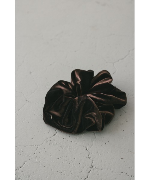 STYLEMIXER（スタイルミキサー）の「ベロアボリュームシュシュ（シュシュ・レディース・ブラック/アイボリー/ブラウン・FREE）」の6枚目の写真