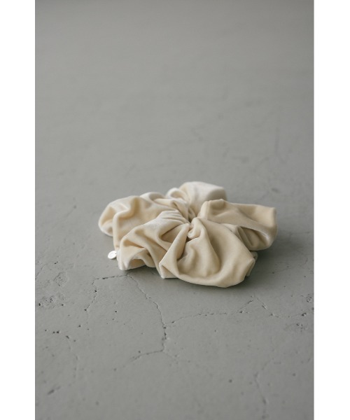 STYLEMIXER（スタイルミキサー）の「ベロアボリュームシュシュ（シュシュ・レディース・ブラック/アイボリー/ブラウン・FREE）」の14枚目の写真