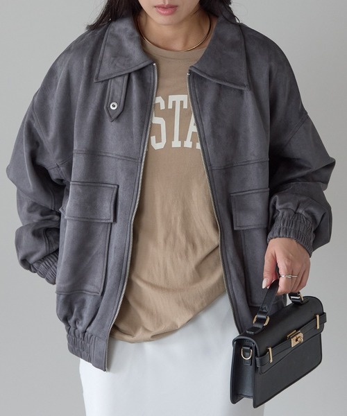 Fizz（フィズ）の「2wayカラー　スウェードポンチフライトジャケット（ブルゾン・レディース・アイボリー/ブラック/グレイッシュベージュ/ピンクベージュ/スミクロ・M）」の3枚目の写真