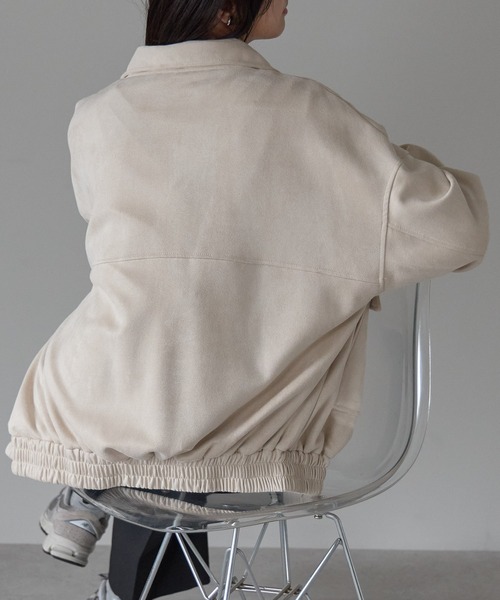 Fizz（フィズ）の「2wayカラー　スウェードポンチフライトジャケット（ブルゾン・レディース・アイボリー/ブラック/グレイッシュベージュ/ピンクベージュ/スミクロ・M）」の9枚目の写真