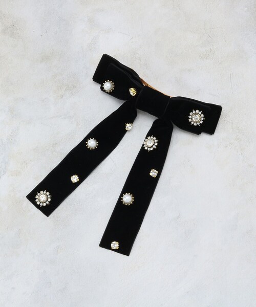 OPAQUE.CLIP（オペークドットクリップ）の「ビジュー×ベロア リボンバレッタ（その他ヘアアクセサリー・レディース・ブラック/グレー・00）」の2枚目の写真