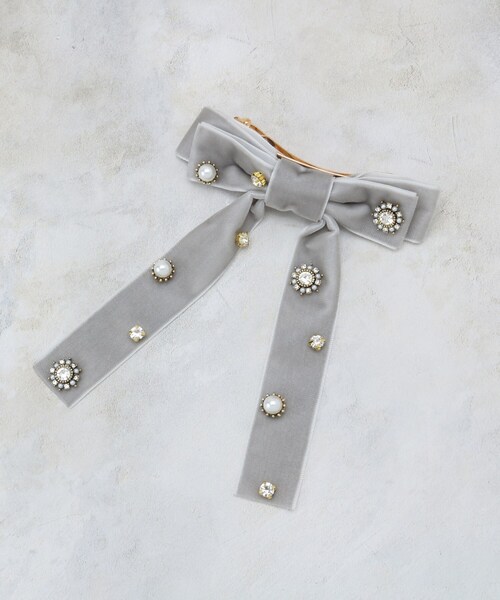 OPAQUE.CLIP（オペークドットクリップ）の「ビジュー×ベロア リボンバレッタ（その他ヘアアクセサリー・レディース・ブラック/グレー・00）」の4枚目の写真