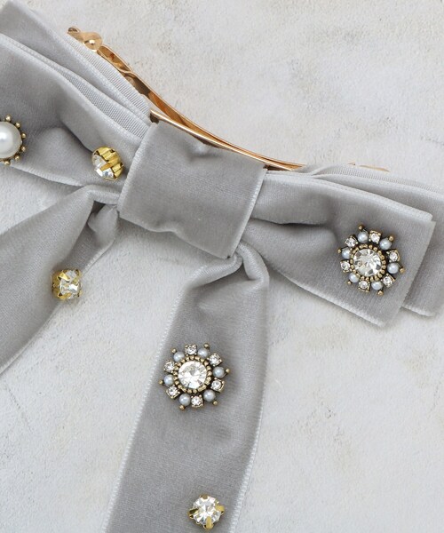 OPAQUE.CLIP（オペークドットクリップ）の「ビジュー×ベロア リボンバレッタ（その他ヘアアクセサリー・レディース・ブラック/グレー・00）」の5枚目の写真