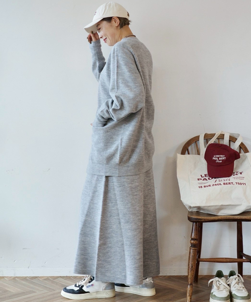 JOURNAL STANDARD LUXE（ジャーナルスタンダード　ラックス）の「ボイルメリノウールカーディガン（カーディガン/ボレロ・レディース・ホワイト/チャコールグレー/ブラック・FREE）」の4枚目の写真