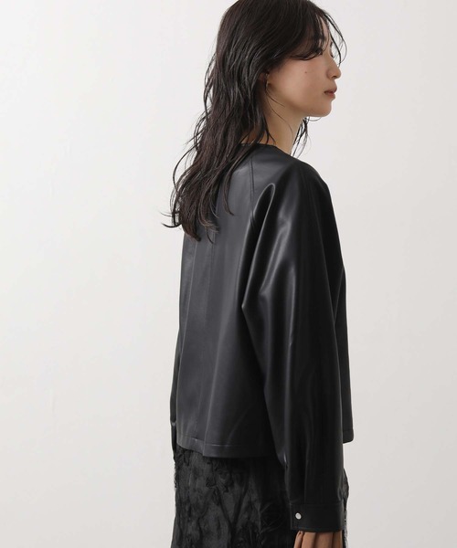 Gready Brilliant(グレディブリリアン)の「LUレザークルーネックジャケット(その他アウター・レディース・ブラック・38)」の21枚目の写真