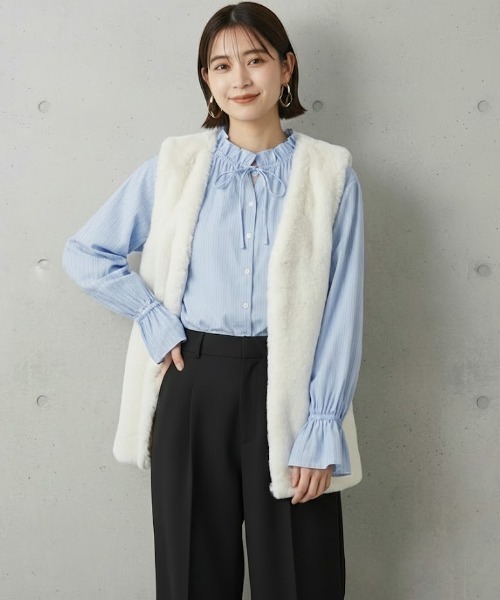 Mac-House(マックハウス)の「Idnes 上品な甘さをまとう ストライプフリルブラウス(シャツ/ブラウス・レディース・キャメル/ライトグレー/サックスブルー・M)」の12枚目の写真