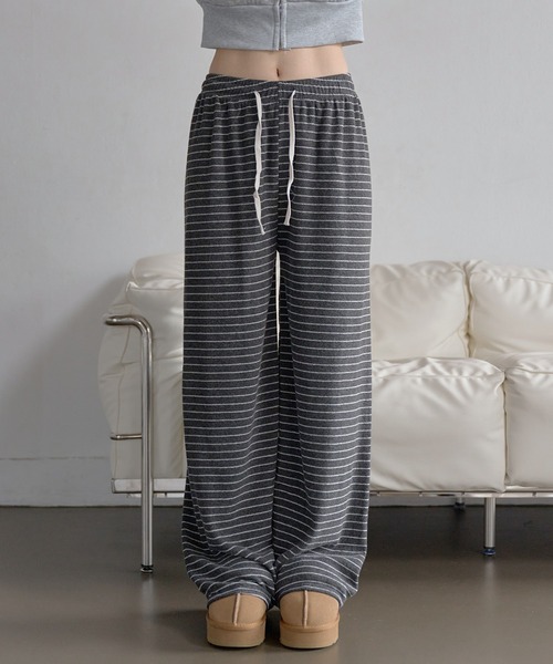 UNE MANSION(ユヌマンション)の「バイカラーボーダーストライプテリータオル地ウエストゴムパンツ(その他パンツ・レディース・ブラック/チャコールグレー/ホワイト・FREE)」の12枚目の写真