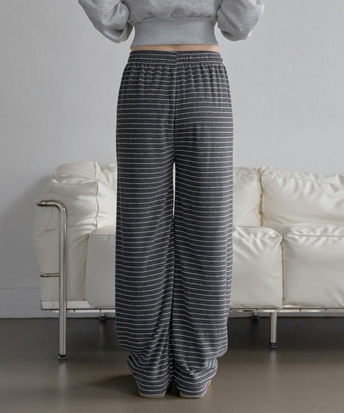UNE MANSION(ユヌマンション)の「バイカラーボーダーストライプテリータオル地ウエストゴムパンツ(その他パンツ・レディース・ブラック/チャコールグレー/ホワイト・FREE)」の15枚目の写真