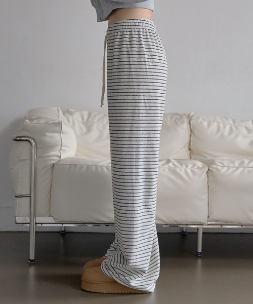 UNE MANSION(ユヌマンション)の「バイカラーボーダーストライプテリータオル地ウエストゴムパンツ(その他パンツ・レディース・ブラック/チャコールグレー/ホワイト・FREE)」の6枚目の写真