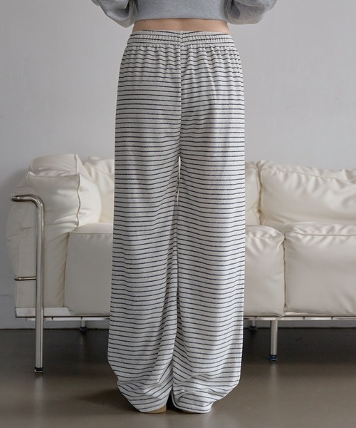 UNE MANSION(ユヌマンション)の「バイカラーボーダーストライプテリータオル地ウエストゴムパンツ(その他パンツ・レディース・ブラック/チャコールグレー/ホワイト・FREE)」の7枚目の写真