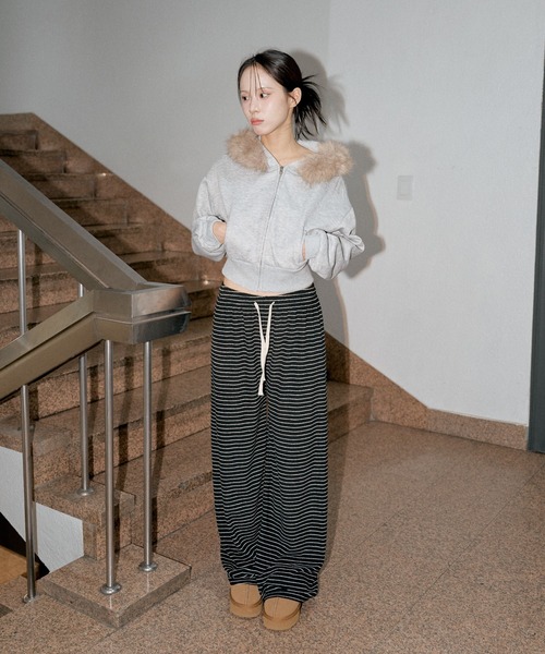 UNE MANSION(ユヌマンション)の「バイカラーボーダーストライプテリータオル地ウエストゴムパンツ(その他パンツ・レディース・ブラック/チャコールグレー/ホワイト・FREE)」の20枚目の写真