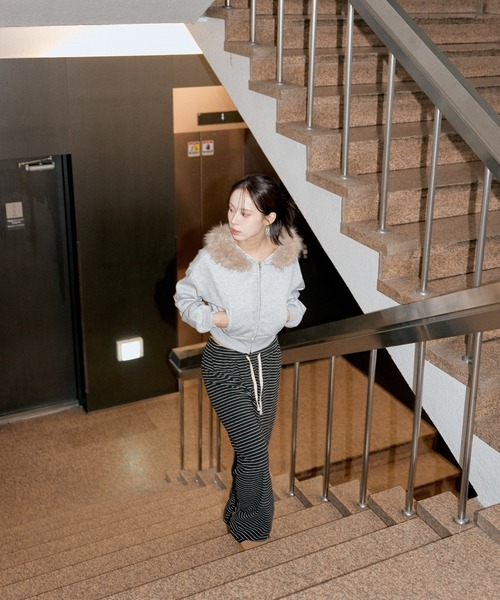 UNE MANSION(ユヌマンション)の「バイカラーボーダーストライプテリータオル地ウエストゴムパンツ(その他パンツ・レディース・ブラック/チャコールグレー/ホワイト・FREE)」の22枚目の写真