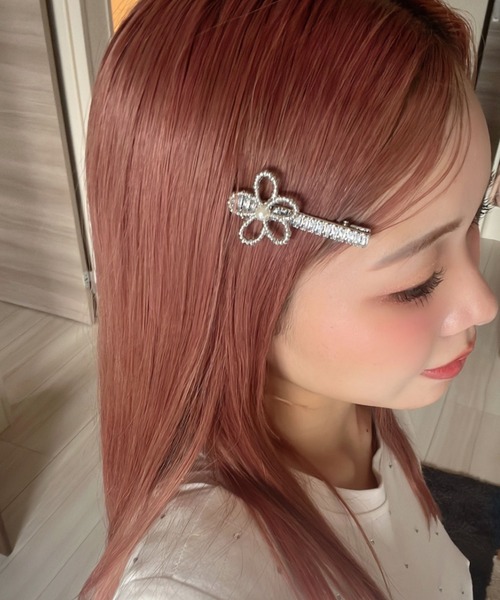 Feliz(フェリス)の「フラワービジューヘアピン(ヘアピン・レディース・ホワイト・FREE)」の1枚目の写真