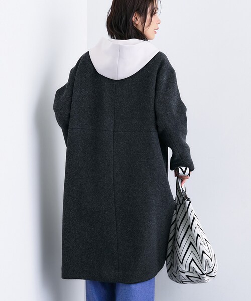 INDIVI（インディヴィ）の「【軽量／ウール混】ライトフォルム ロングコート（ノーカラーコート・レディース・ライトグレー系8/グレー系その他7/ベージュ系9・05/13/15 /36/38/40/03）」の12枚目の写真