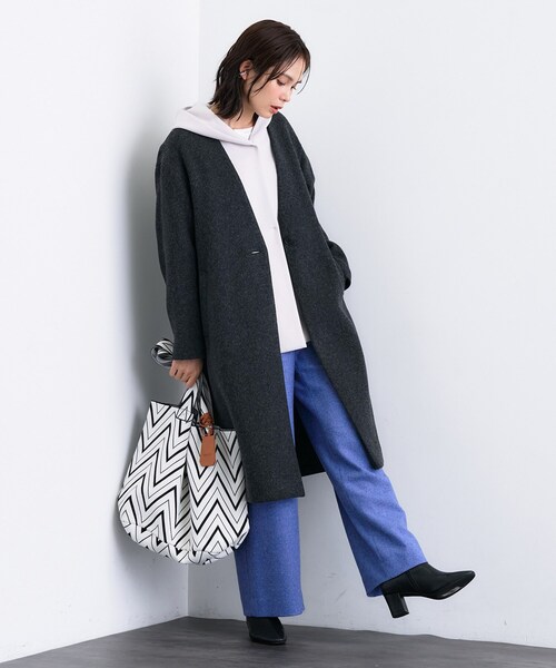 INDIVI（インディヴィ）の「【軽量／ウール混】ライトフォルム ロングコート（ノーカラーコート・レディース・ライトグレー系8/グレー系その他7/ベージュ系9・05/13/15 /36/38/40/03）」の13枚目の写真