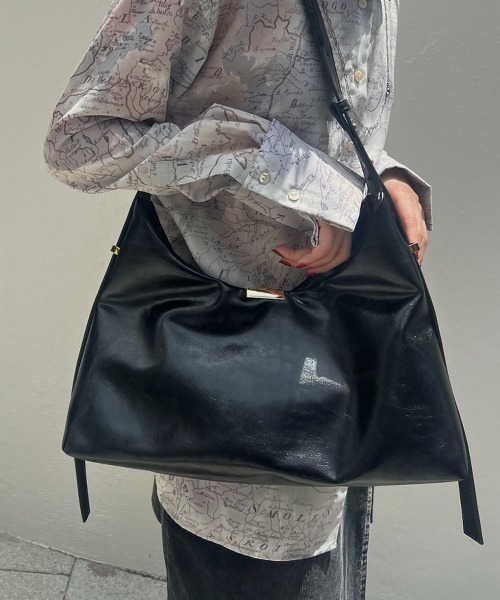 Ameri(アメリ)の「UND PARTS ACCENT ONE HANDLE BAG(ハンドバッグ・レディース・ブラック/アイボリー/ブラウン・FREE)」の1枚目の写真